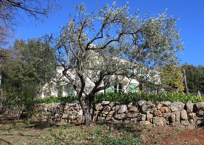 Ecole Buissonniere Apartment