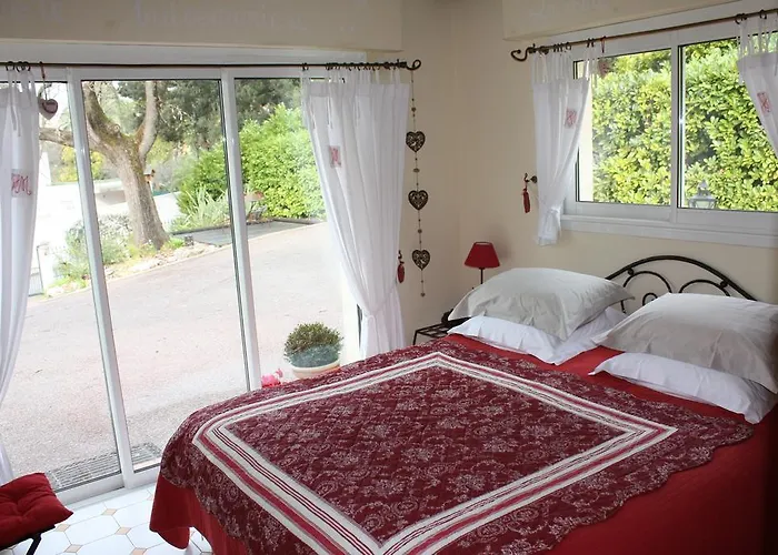 Ecole Buissonniere Apartment