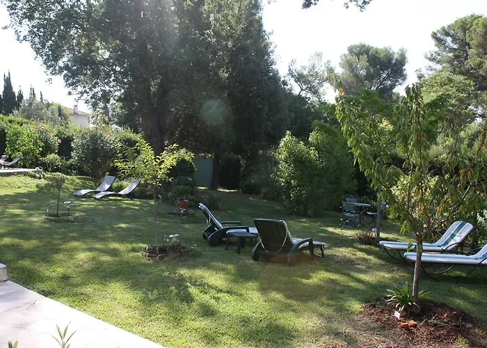 Ecole Buissonniere Αντίμπ