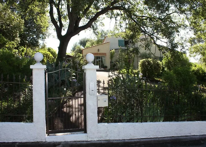 Ecole Buissonniere Apartment *